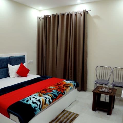 Couple room image 3